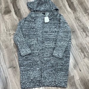 Barefoot Dreams sweater size small NWT